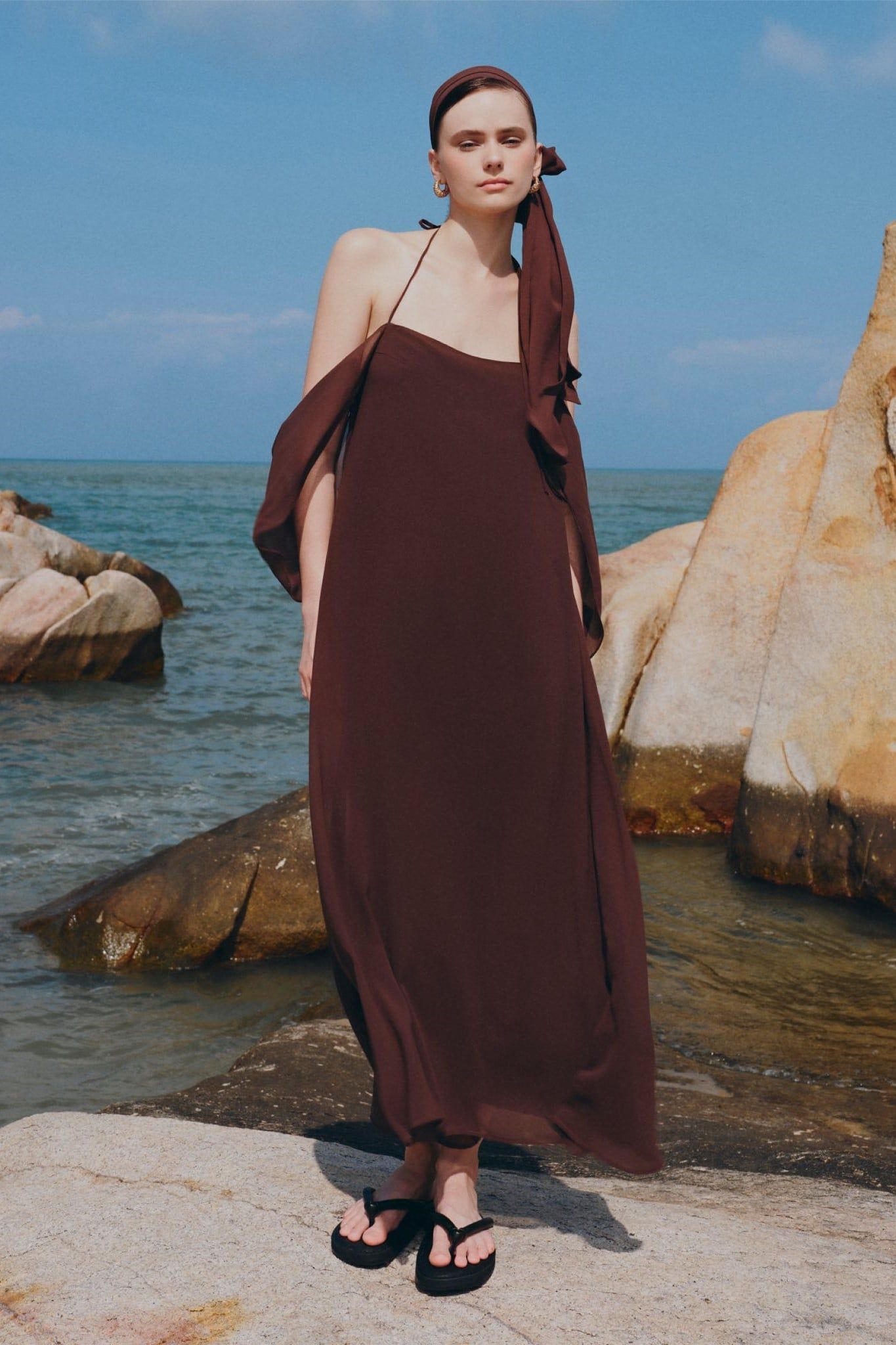 Váy maxi dáng rộng Brown Chiffon Off Shoulder Maxi Dress