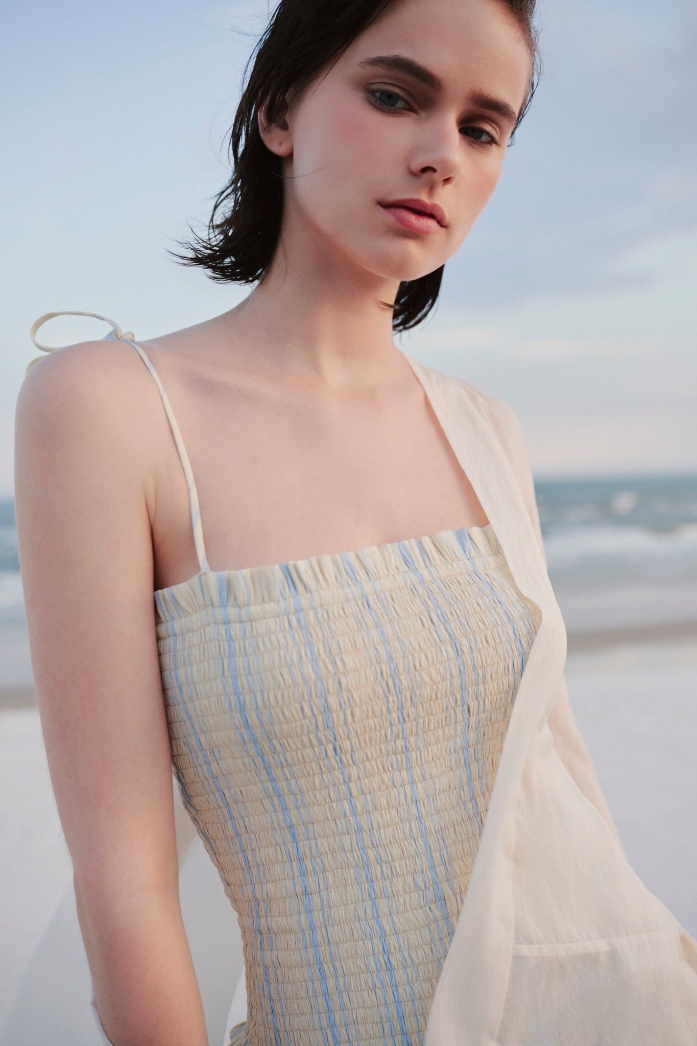 Áo khoác xoan cánh dơi Beige Silky Batwing Coat