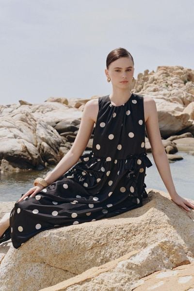  Váy maxi dáng suông Black Dot Loose Maxi Dress 
