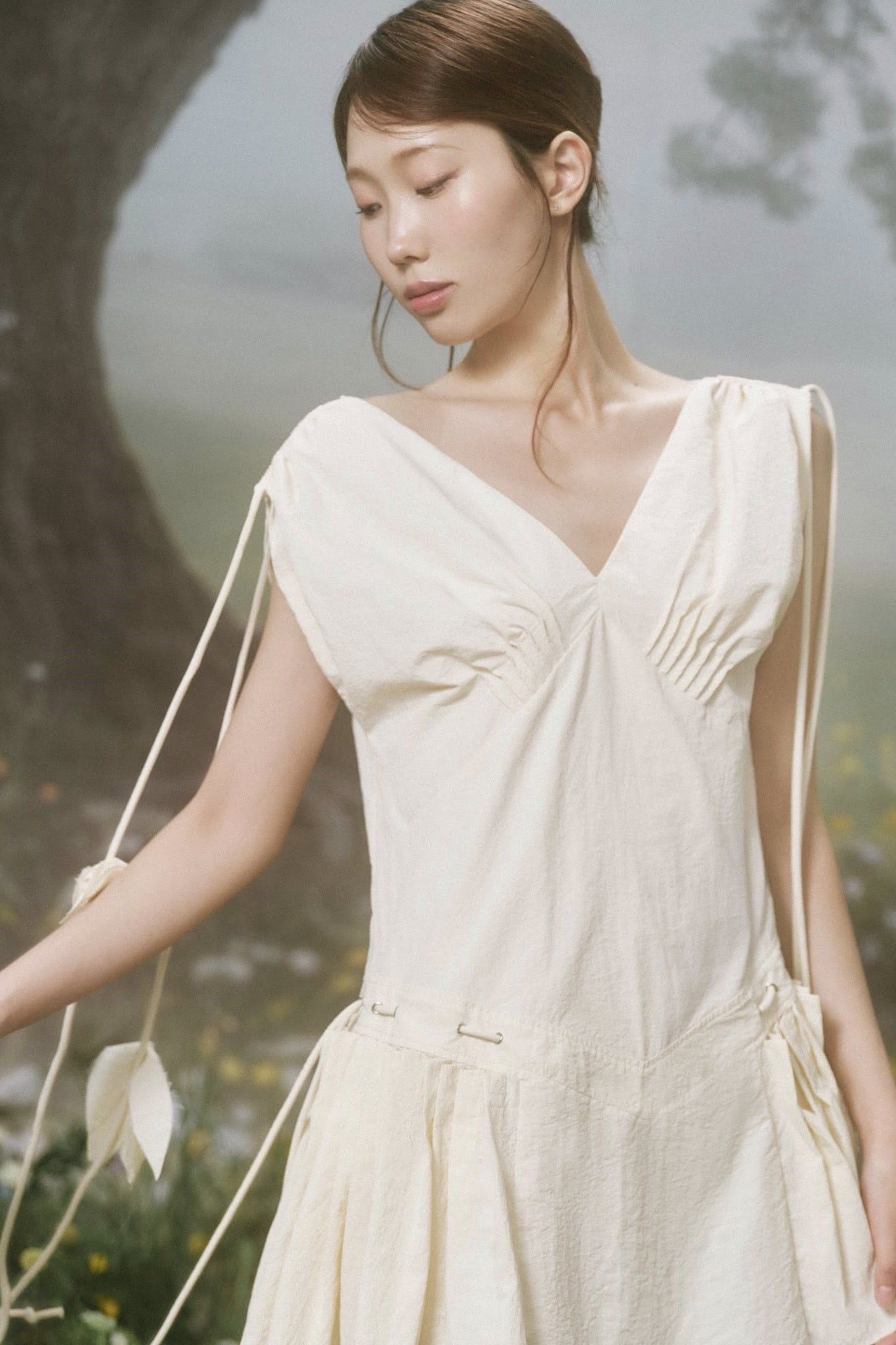 Váy suông cổ V Cream V Neck Tied Sleeves Mini Dress