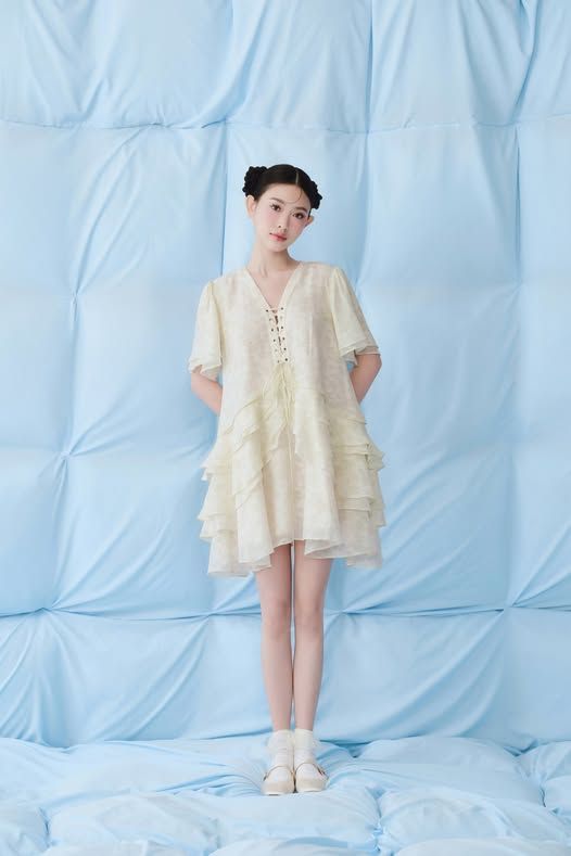 Váy tầng cổ V Cream Chiffon Layered Laced Up Loose Dress