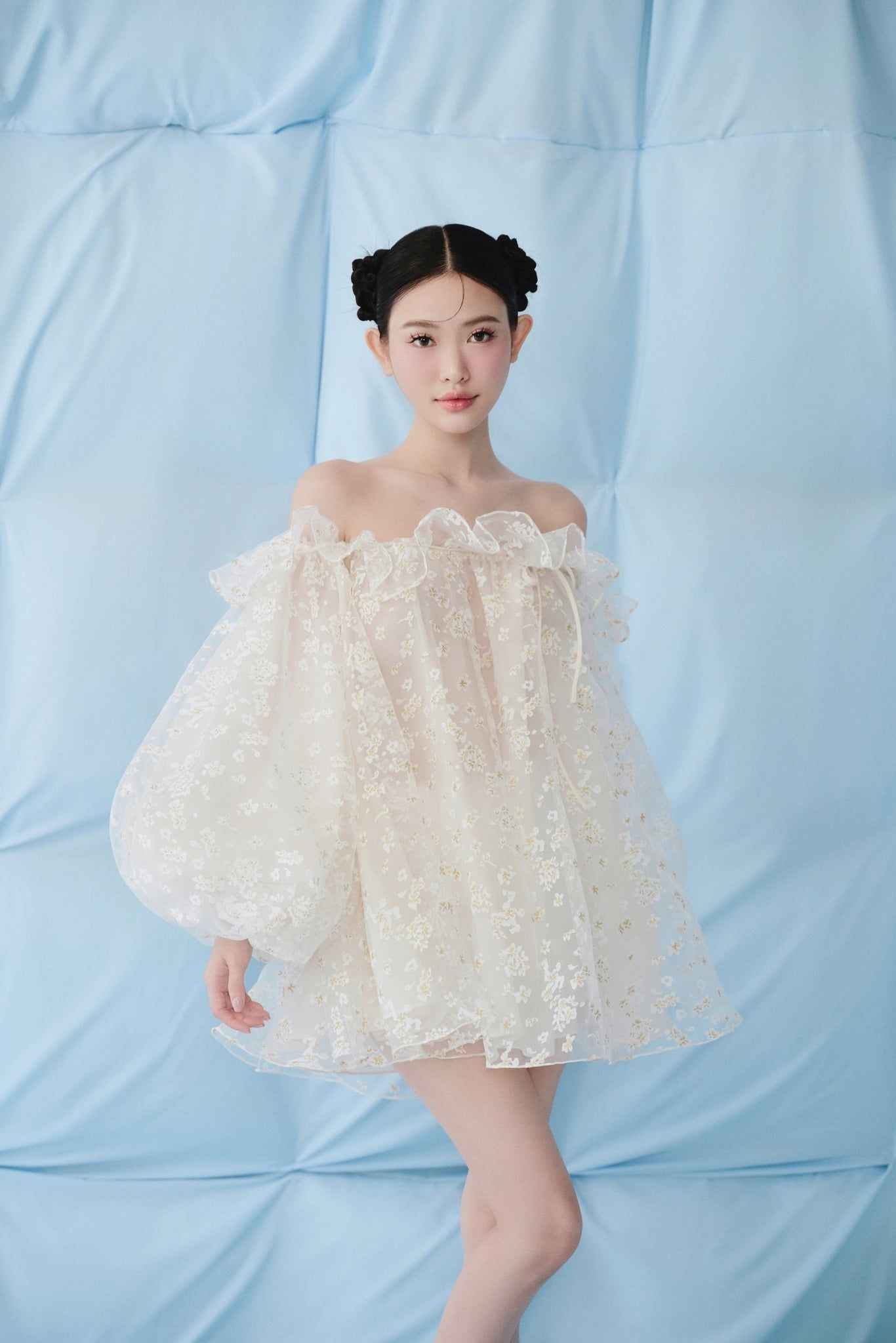 Váy ren trễ vai Ivory Fleur Chiffon Off Shoulder Ruffled Puff Dress