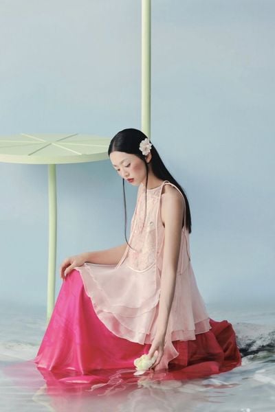  Chân váy áo dài phom rộng Tú Chi 