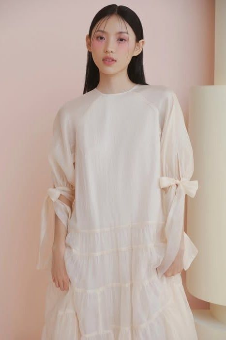 Váy babydoll dáng dài cột nơ Ivory Chiffon Tiered Tie Sleeves Dress