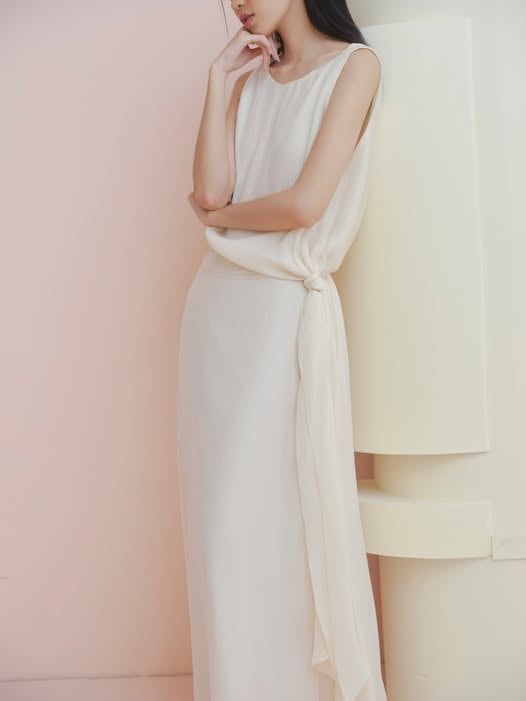 Set áo và chân váy Cream Muslin Tie Waist Set