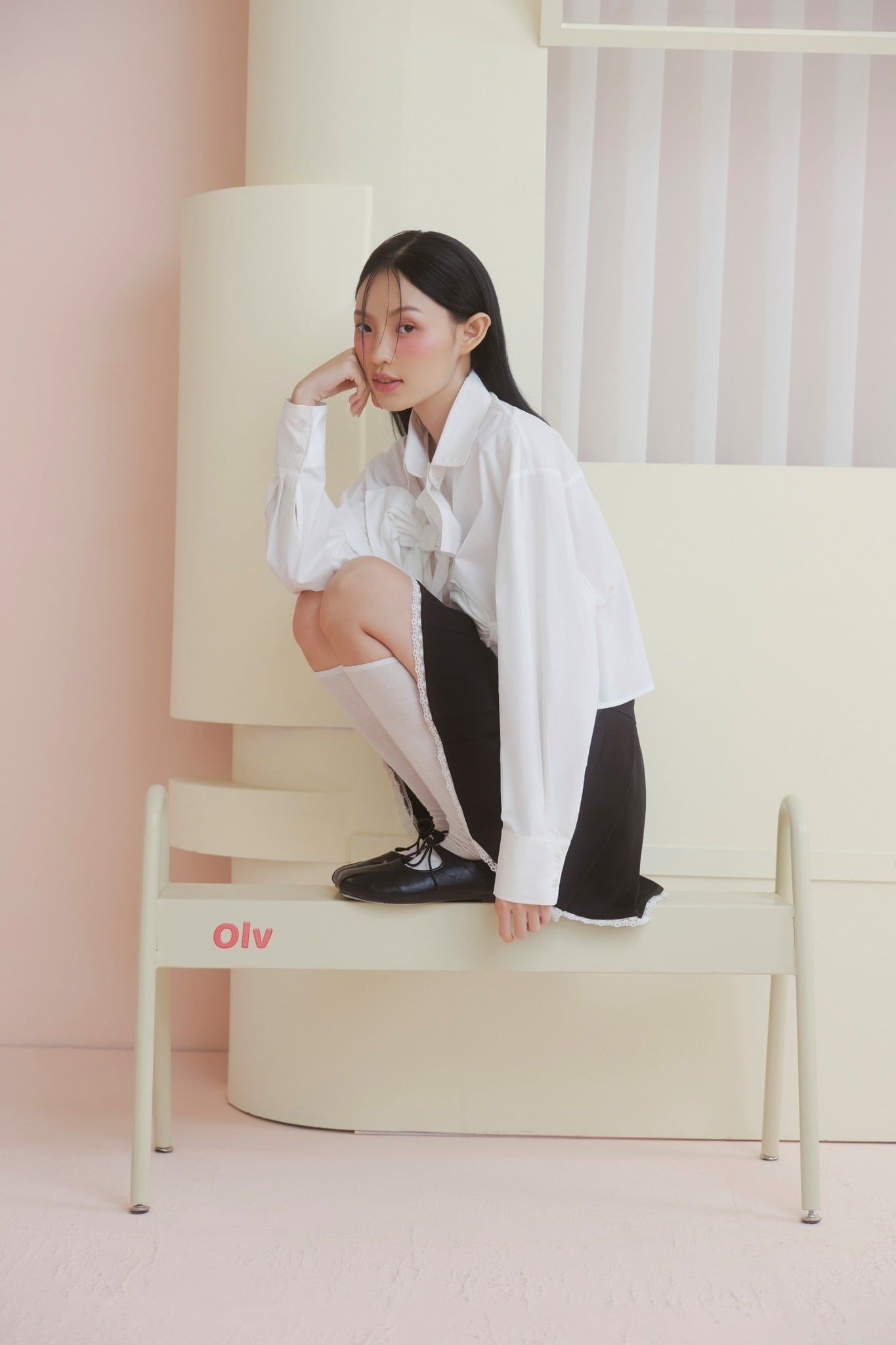 Áo sơ mi phối nơ White Oversized Bow Shirt