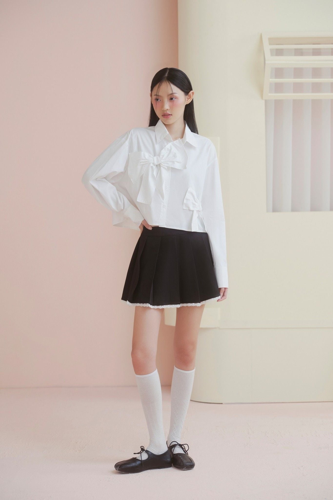 Áo sơ mi phối nơ White Oversized Bow Shirt