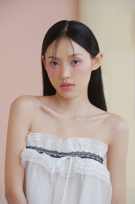 Áo tơ cúp ngực White Chiffon Ruffled Cup Top