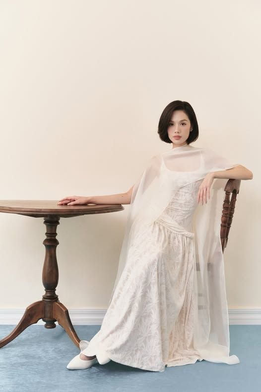 Váy maxi hai dây Cream Lace Strappy Maxi Dress