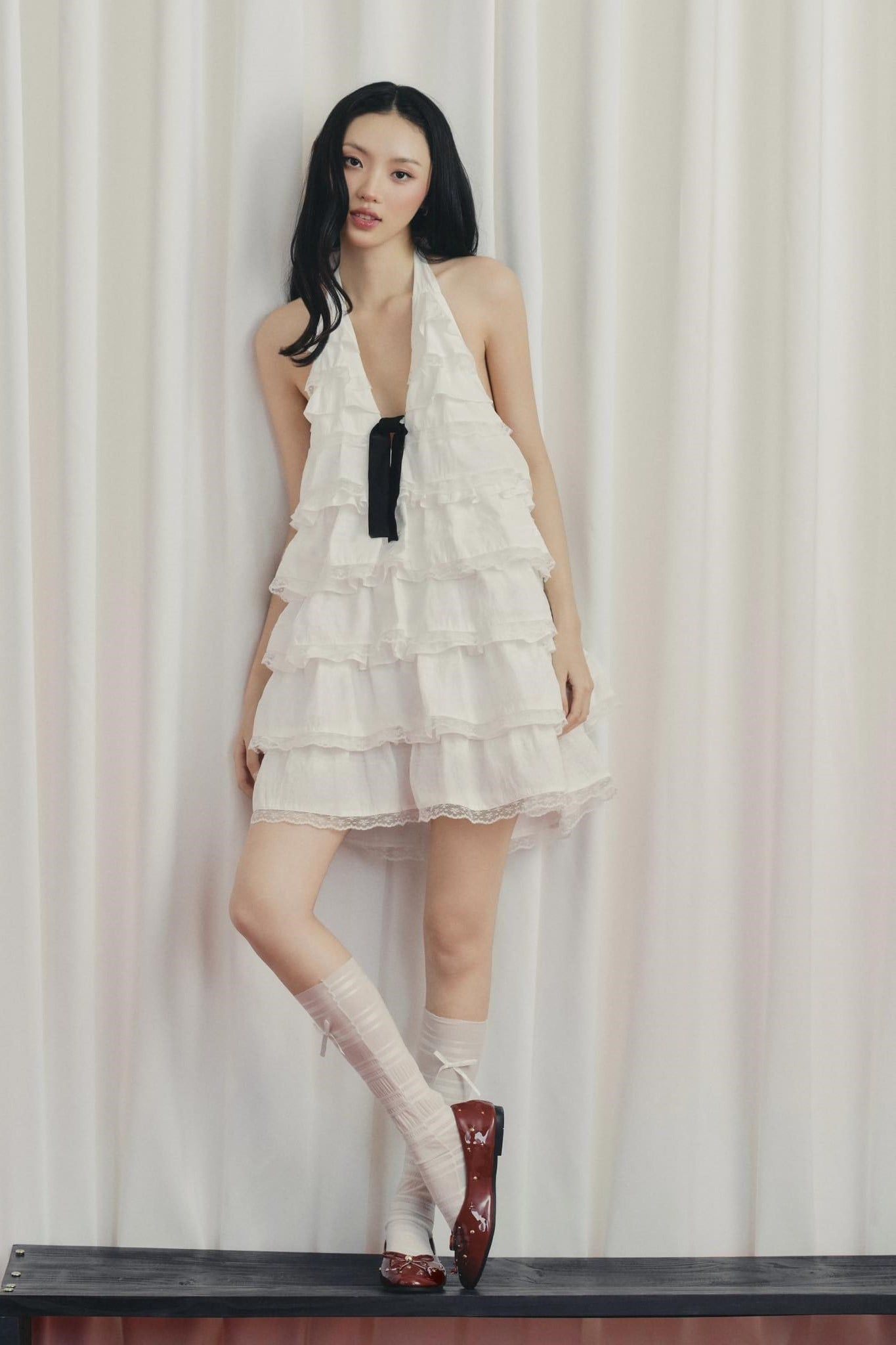 Váy tiệc cổ yếm White Cotton Halter Tiered Mini Dress