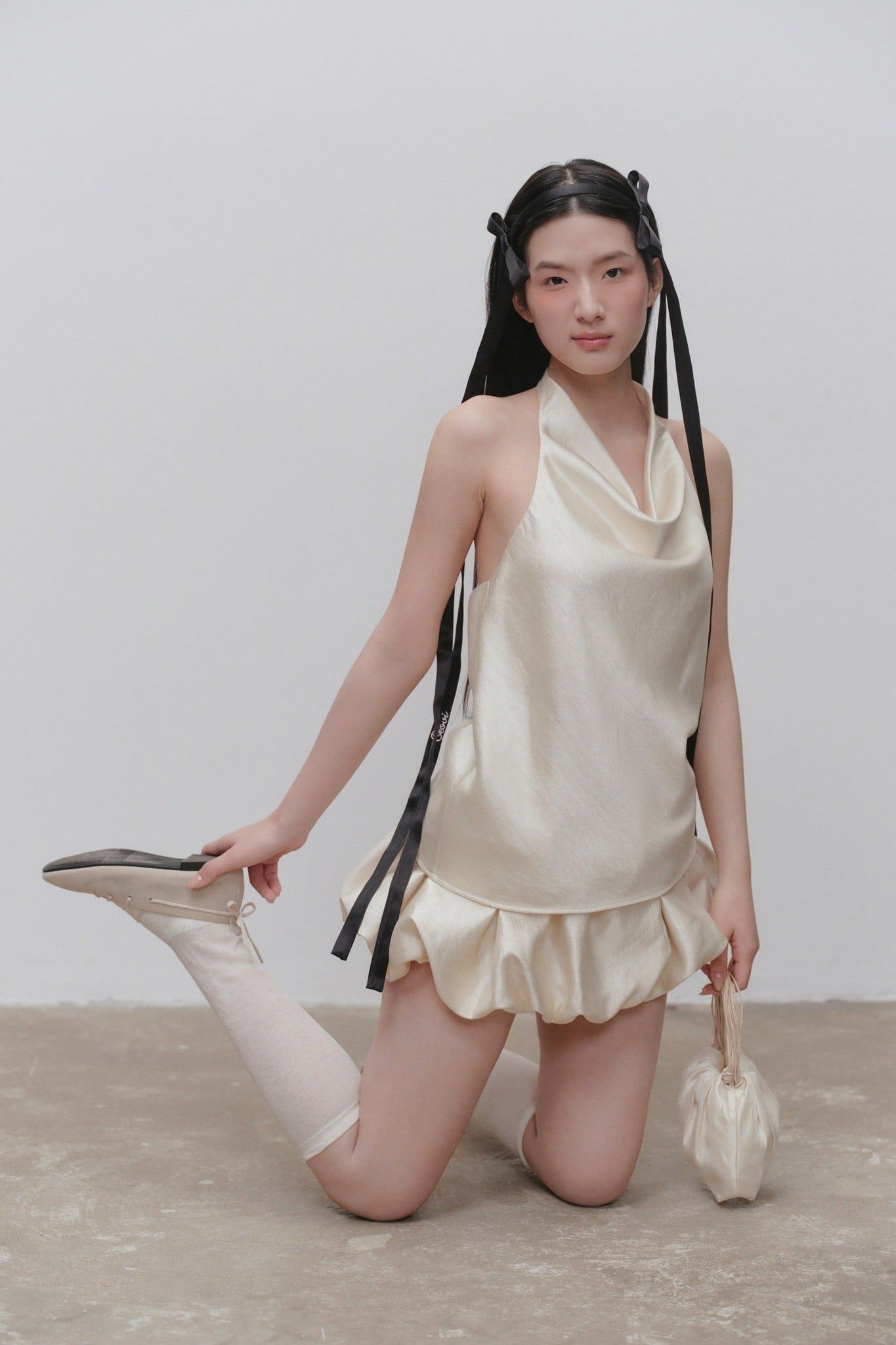 Áo cổ đổ Brown Satin Halter Cowl Top