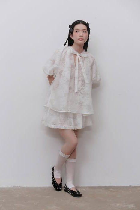 Set áo và chân váy ren Ivory Lace Long Sleeves Set