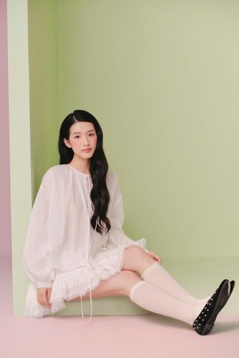 Set áo tay dài kèm chân váy White Long Sleeve Ruffled Mini Set