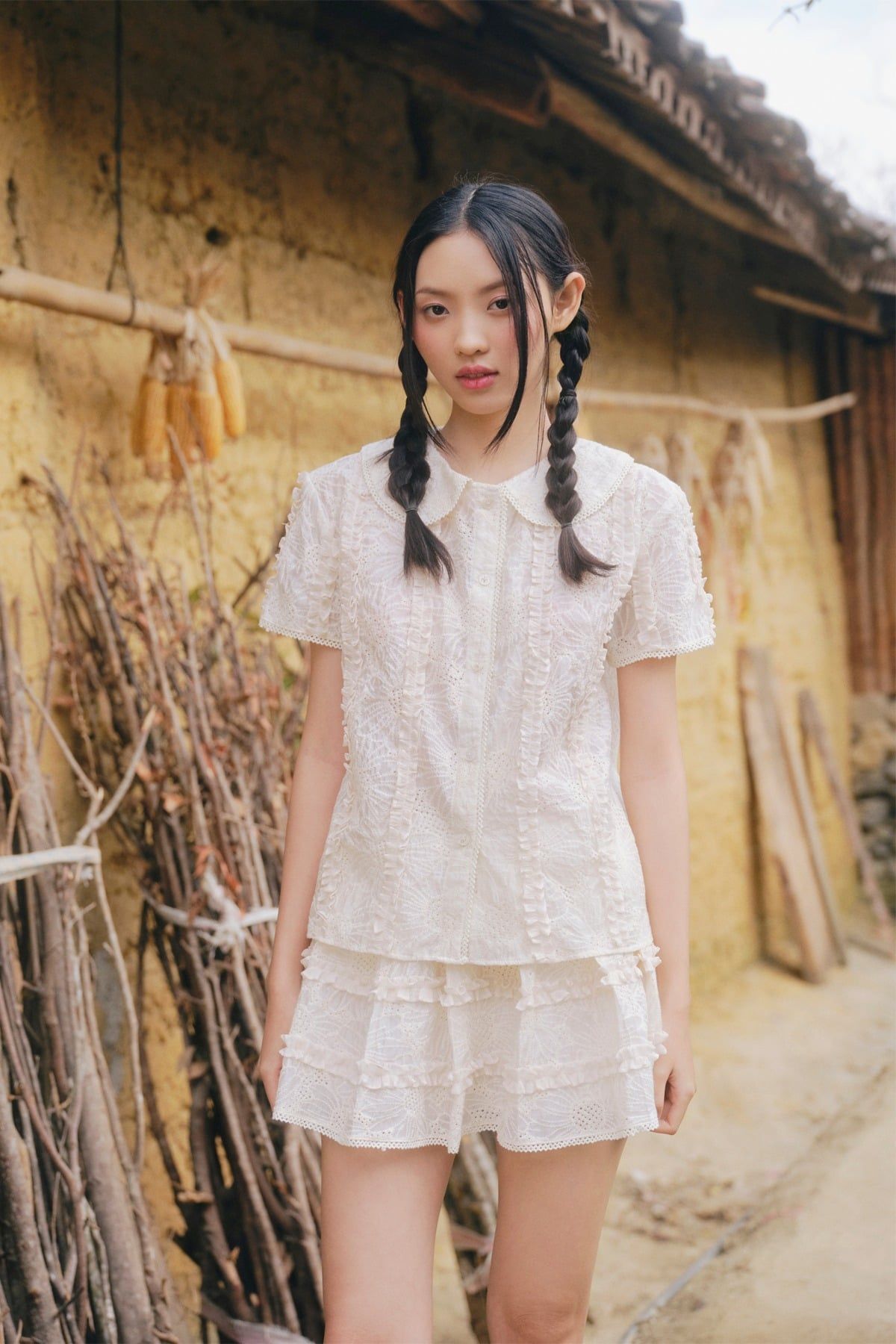 Set áo và chân váy váy kem Cream Lace Chiffon Fleur Collar Set