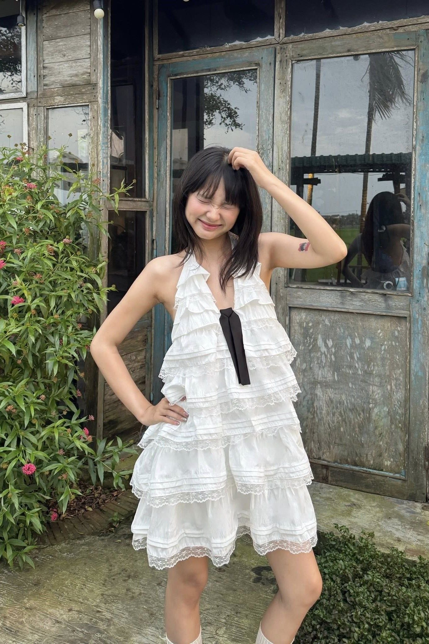 Váy tiệc cổ yếm White Cotton Halter Tiered Mini Dress