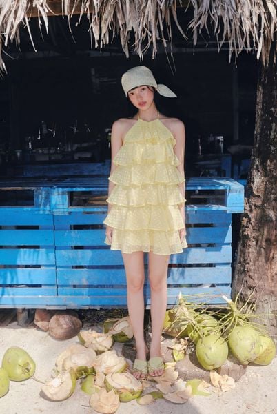  Váy tầng cổ yếm Yellow Chiffon Halter Neck Ruffled Dotted Dress 