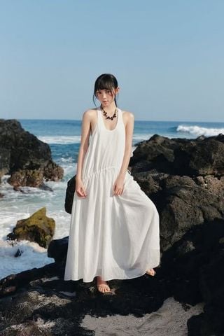 Váy maxi White Round Neck Tiered Maxi Dress