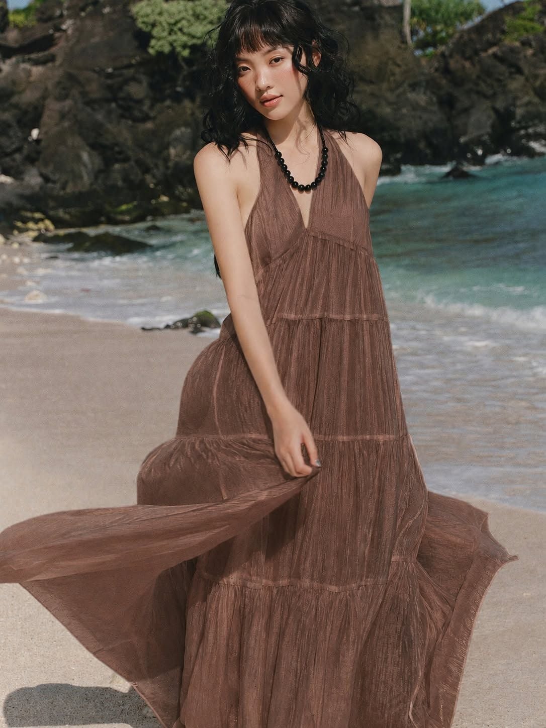 Váy maxi cổ yếm Sejal Maxi Dress in Brown