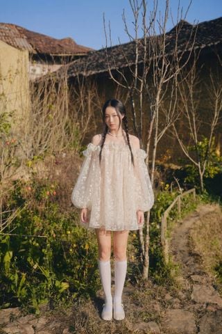 Váy ren trễ vai Ivory Fleur Chiffon Off Shoulder Ruffled Puff Dress