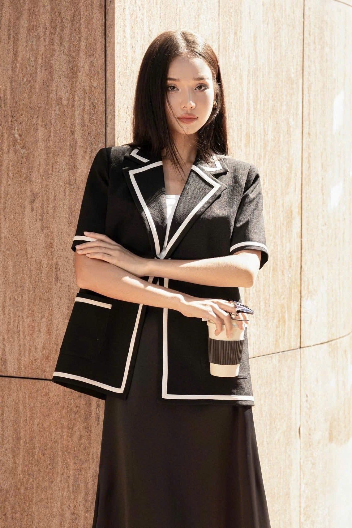 Áo khoác Arella Short Sleeve Blazer