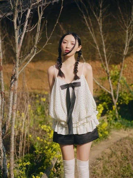 Áo 2 dây đính nơ Cream Dot Bow Ruffle Puff Cami Top