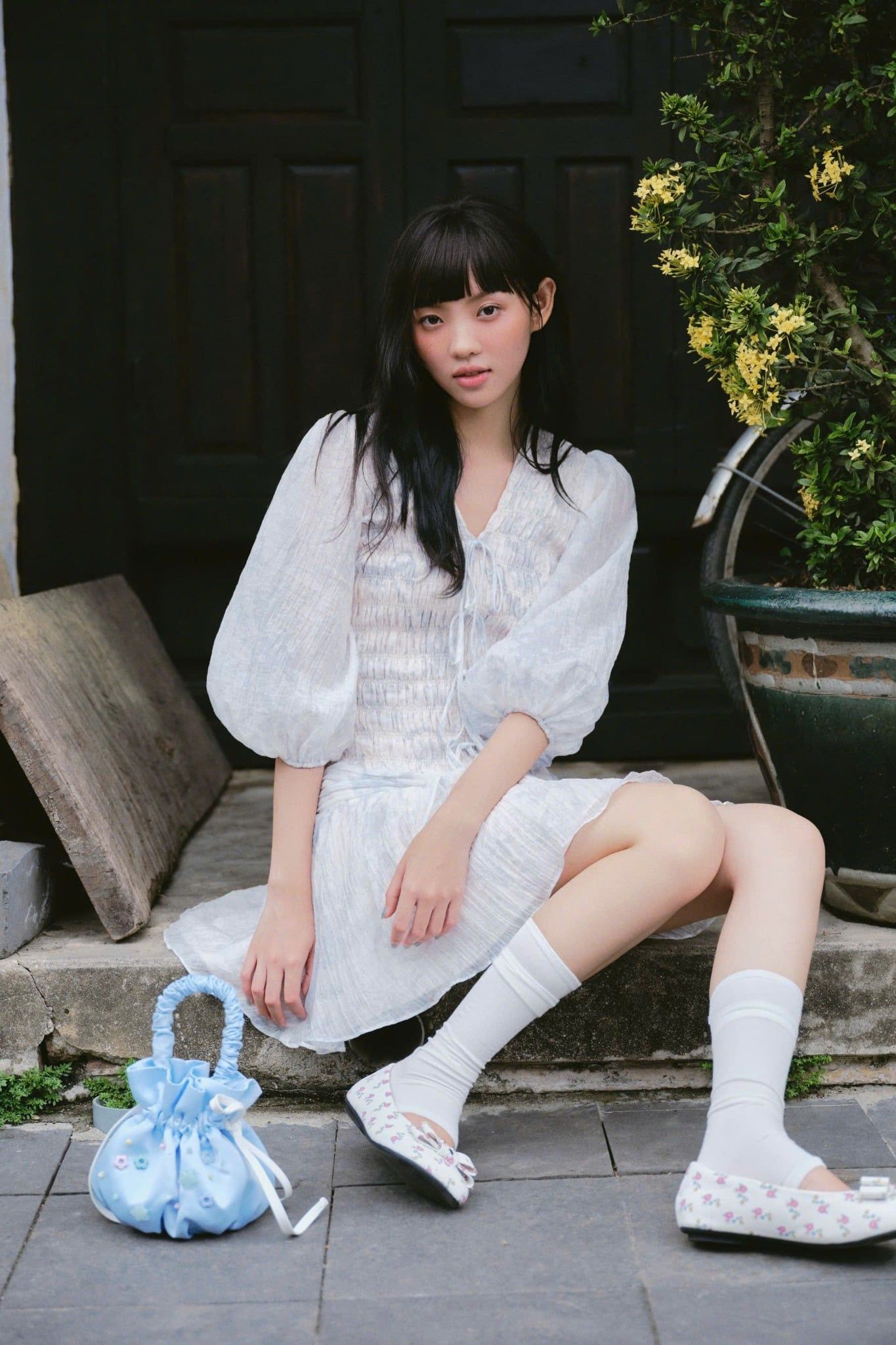 Váy hoa cổ V tay dài Abigail Dress nhiều màu