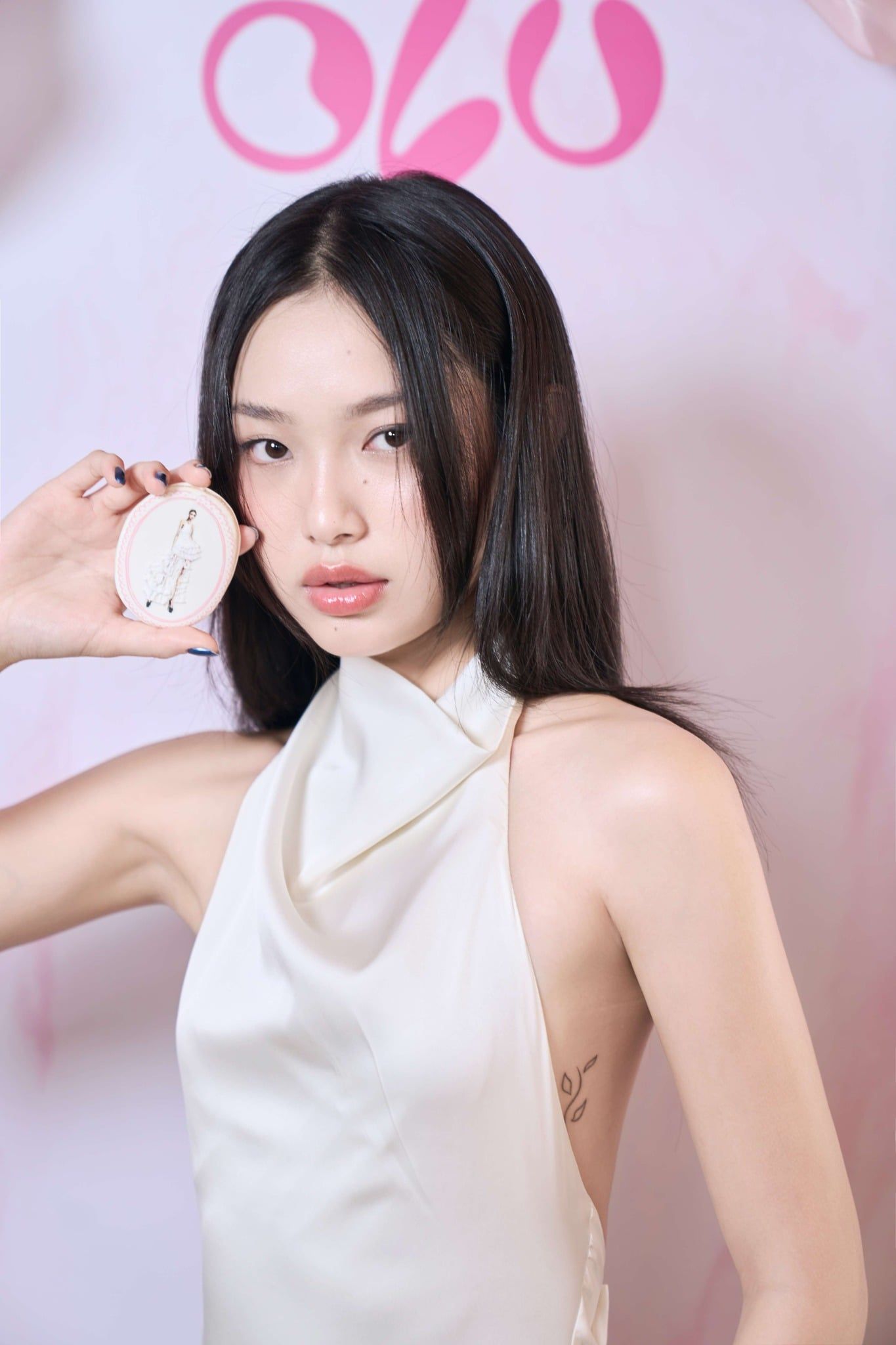 Váy tiệc White Ruffled High Low Hem Halter Neck Dress