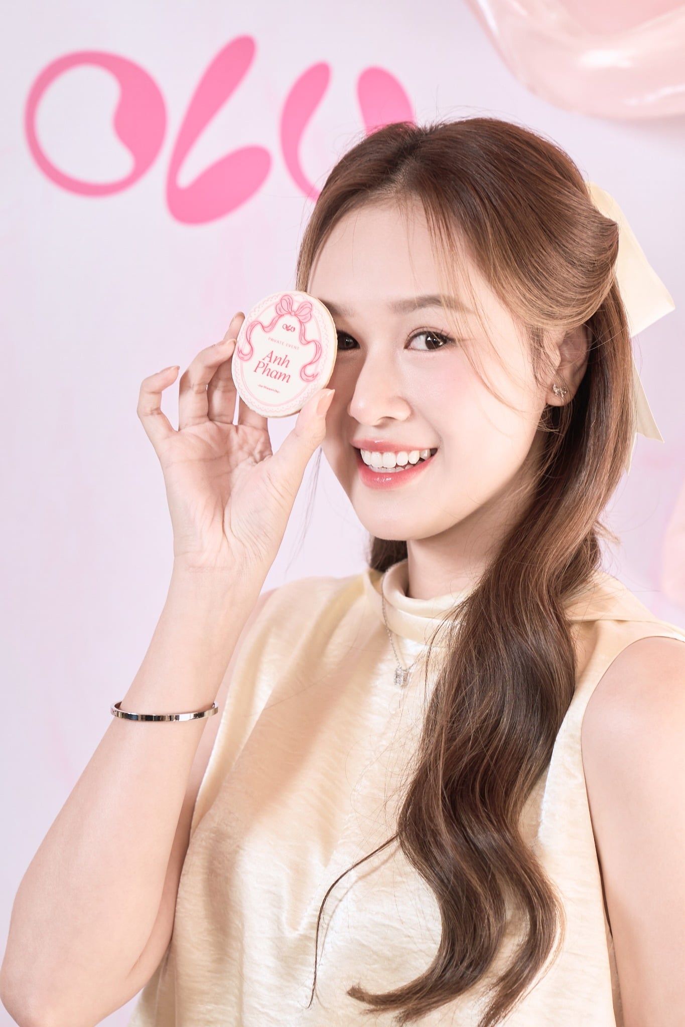 Set áo và chân váy lụa Cream Satin Set