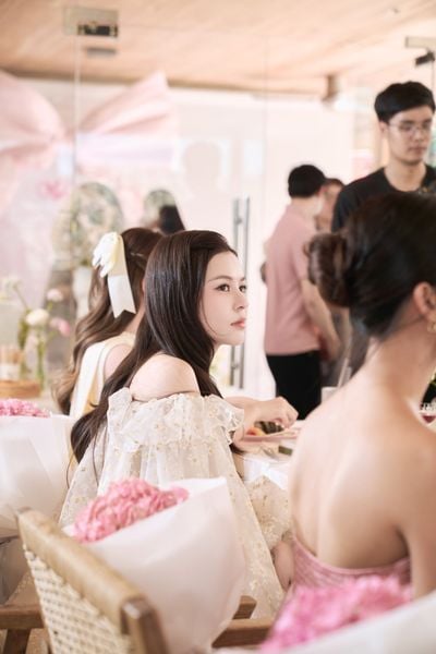  Ivory Fleur Chiffon Off Shoulder Ruffled Puff Dress 