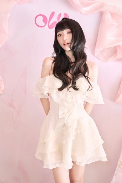  Váy trễ vai Ianthe Fleur Dress in Cream 