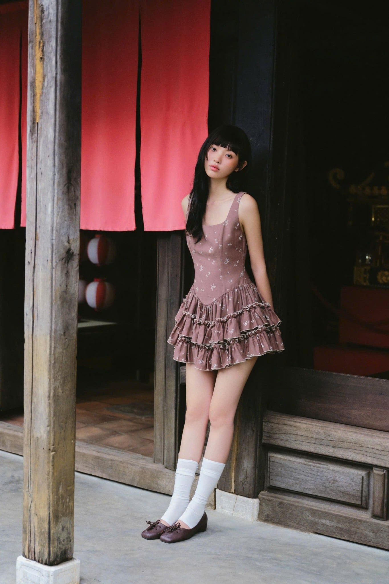 Váy nâu hoa nhí Taupe Ditsy Floral Sleeveless Ruffle Mini Dress