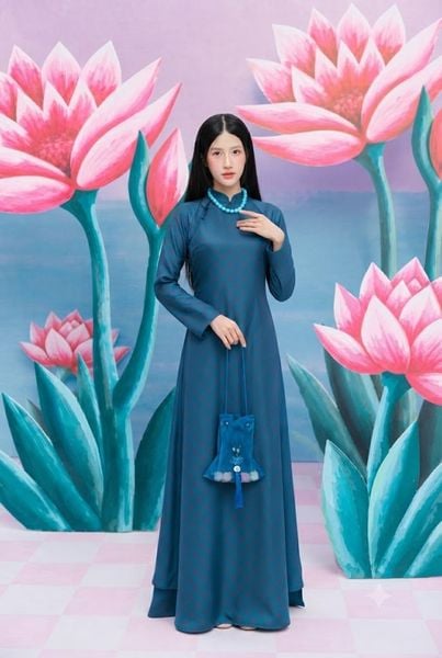  Áo Dài Lam Tuyền (không kèm quần) 