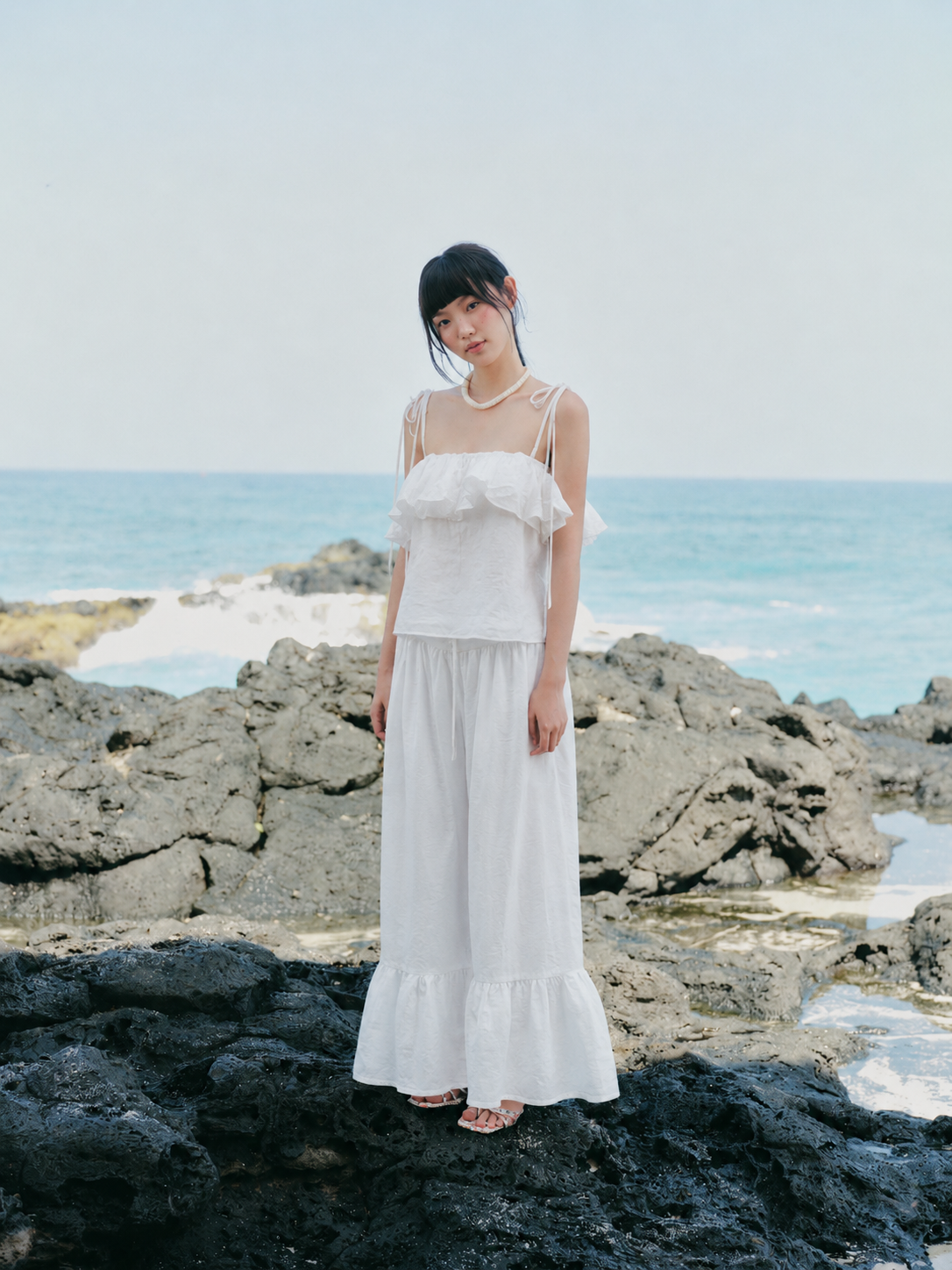 Quần suông ống rộng White Ruffled Wide Leg Pants