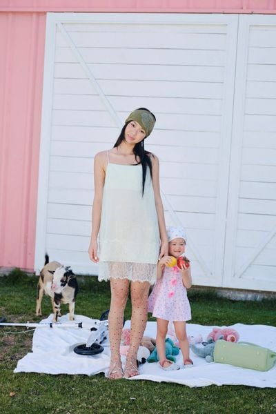  Váy lụa 2 dây Mint Silky Lace Hem Mini Dress 