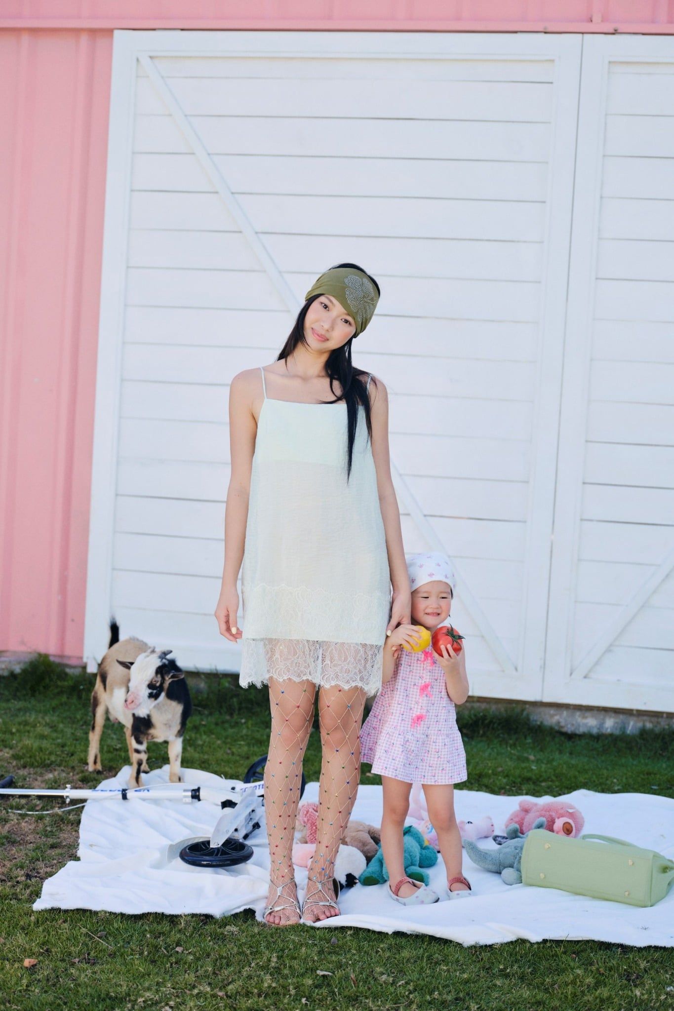 Váy lụa 2 dây Mint Silky Lace Hem Mini Dress