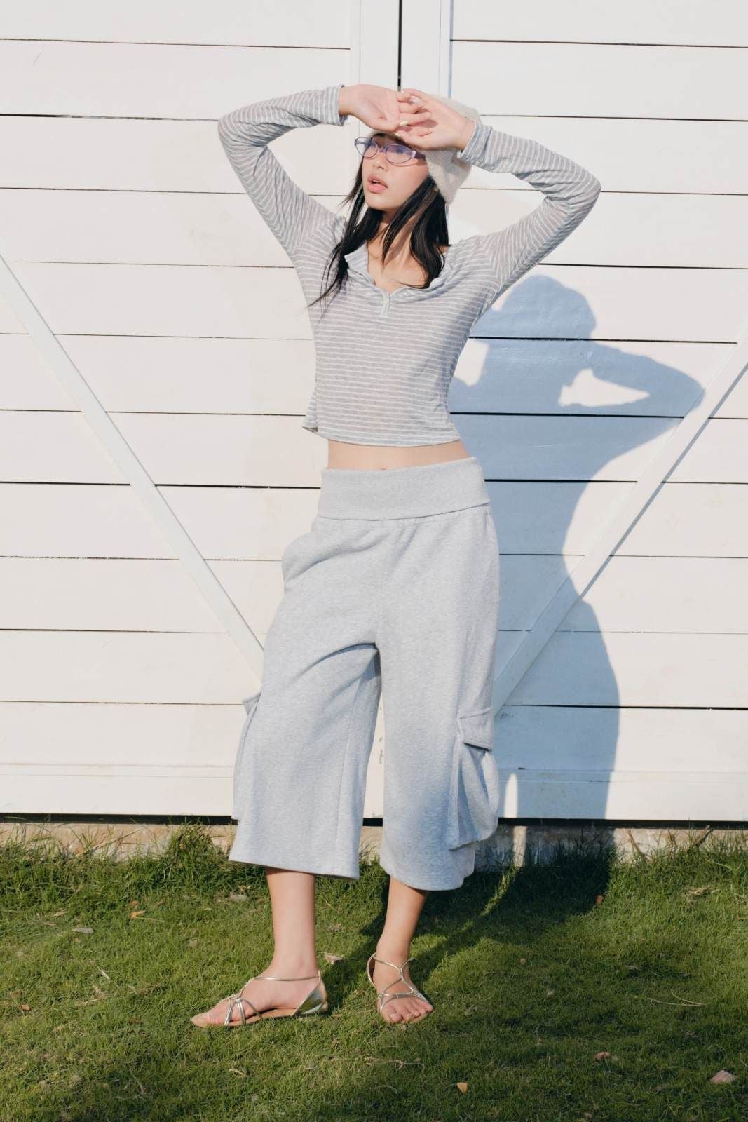 Quần nỉ lửng Gray Cotton Wide Leg Cargo Pants
