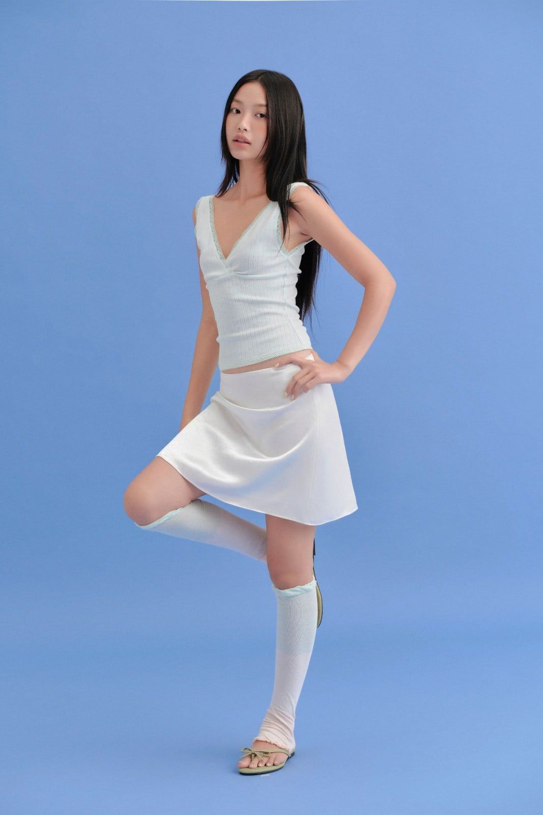 Chân váy lụa mini White Silky A Line