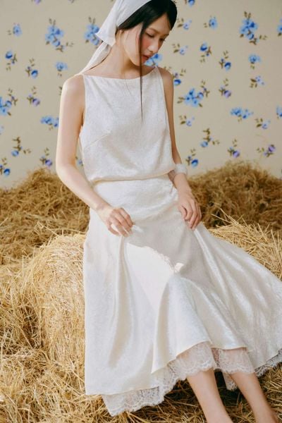  Set áo hai dây và chân váy Ivory Silky Odette Set 