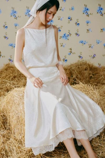  Set áo hai dây và chân váy Ivory Silky Odette Set 
