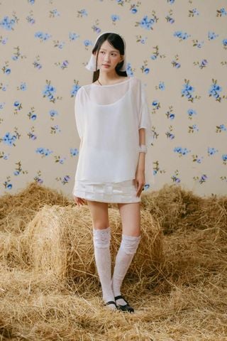 Set áo voan kèm áo hai dây Porcelain Sheer Silk Top