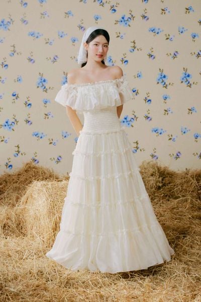  Váy maxi trễ vai nhiều tầng phối ren Ivory Frill Tier Maxi Dress 