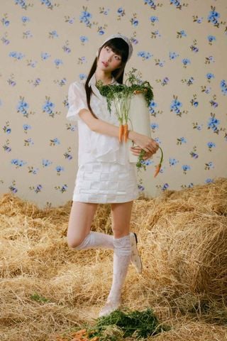 Chân váy lụa họa tiết caro White Woven Check Mini Skirt