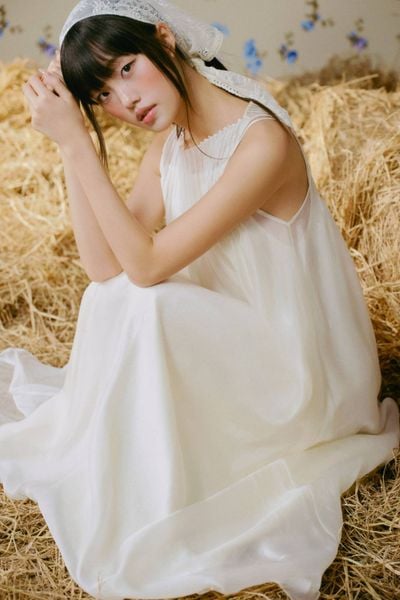  Váy maxi tơ trơn dáng dài Cream Layered Maxi Dress 