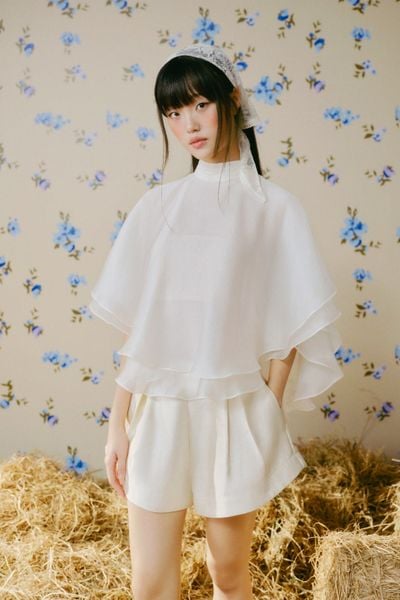  Quần shorts tơ Ivory Essential Tafta Shorts 