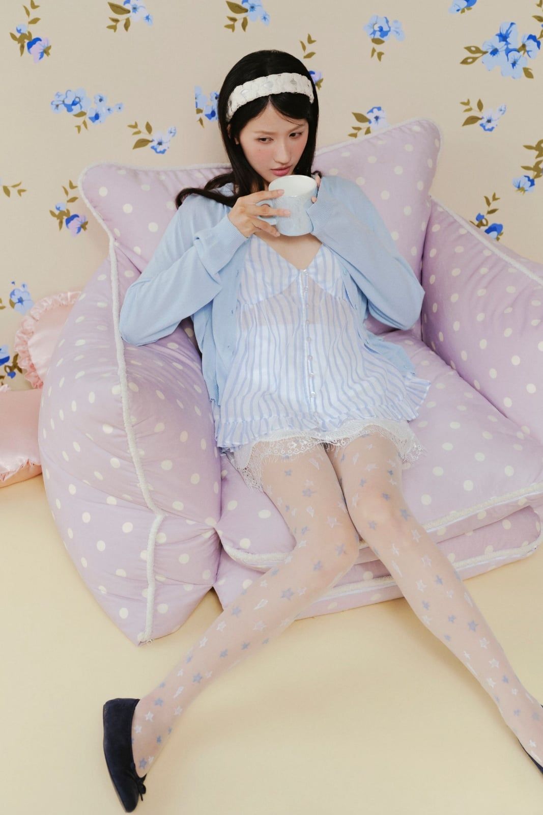 Chân váy lụa phối ren White Silky Plain Lace Skirt