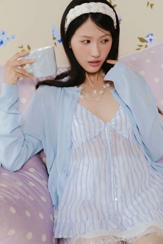Áo hai dây cổ V White Ruffled Buttoned Cami Top