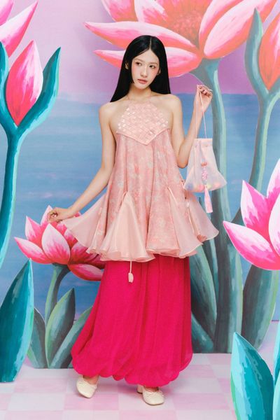  Chân váy áo dài phom rộng Tú Chi 