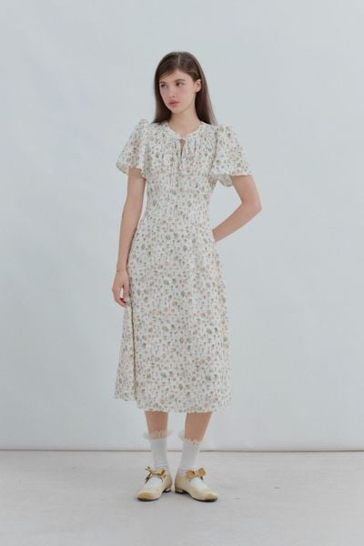  Aulelei Fleur Dress in Light Cream 