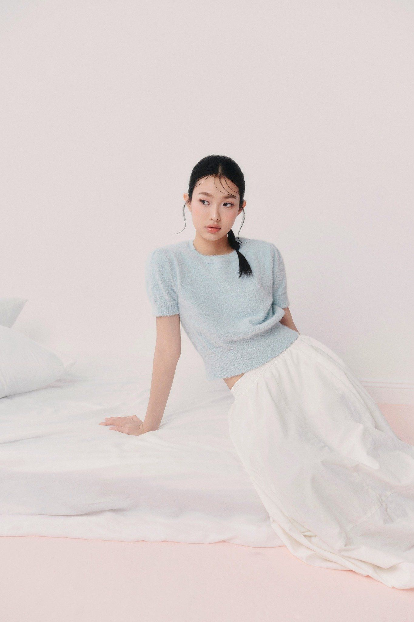 Áo Blue Fuzzy Knit Round Neck Top