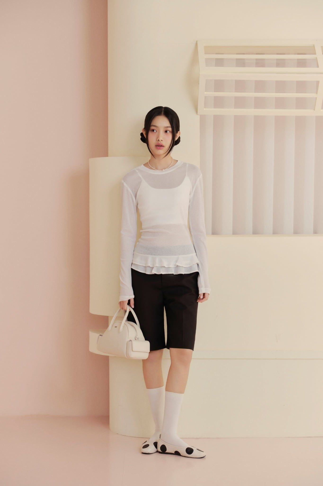 Áo tay dài White Sheer Ruffle Top